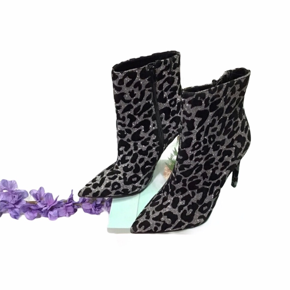 EXPRESS silver/black leopard booties